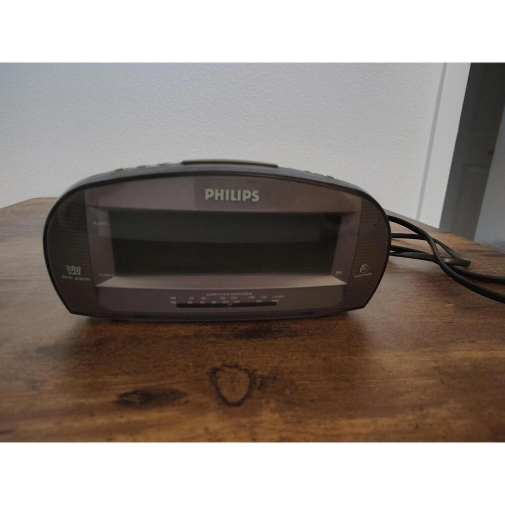 Philips AJ3540/37 Large Display Digital AM/FM Alarm Clock Radio, Gray - Working